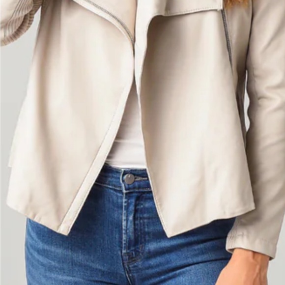 Women’s Leather Jacket - Picture 10 of 12